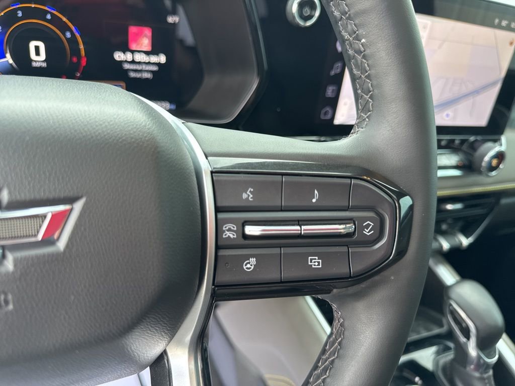 Used 2025 Chevrolet Colorado ZR2 w/ Technology Package image 21