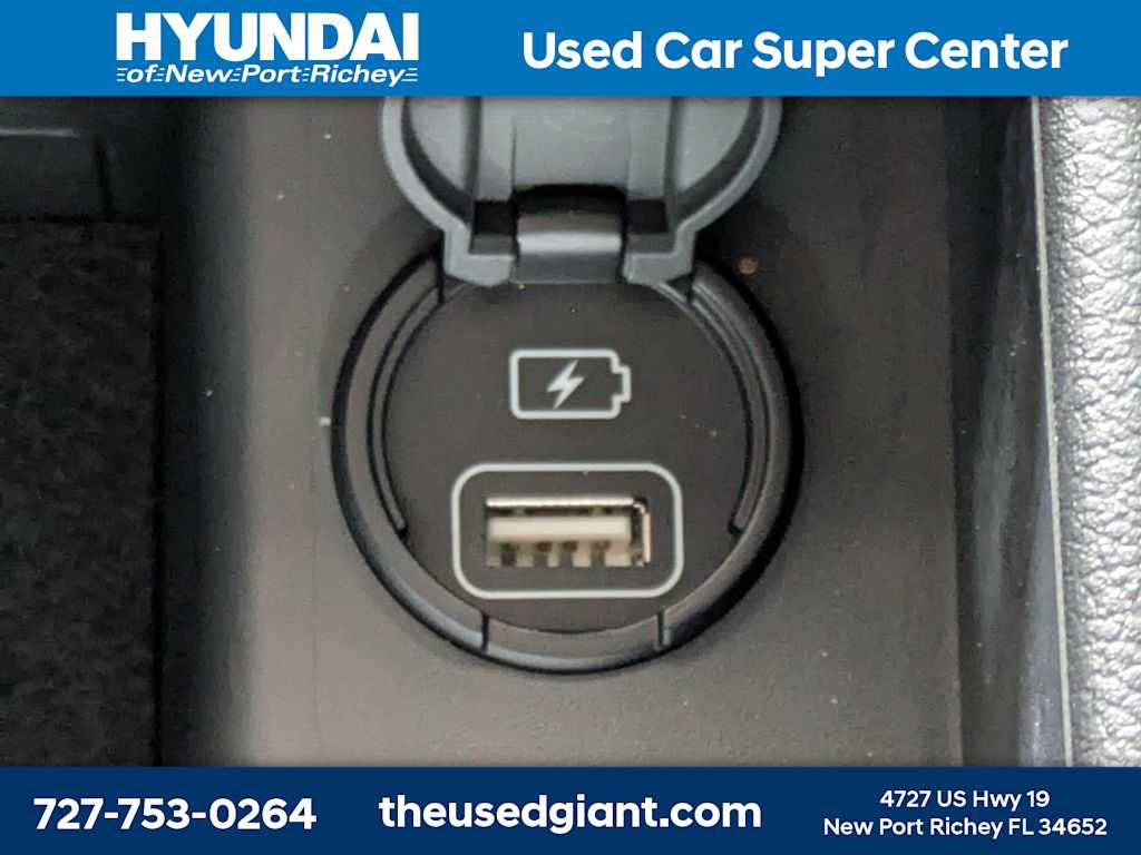 Used 2017 Hyundai Elantra Limited FWD image 25