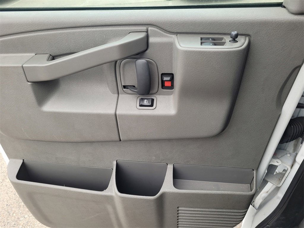 Used 2023 GMC Savana 3500 LS image 13