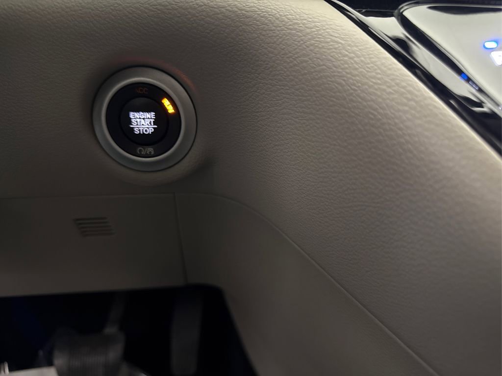 Used 2018 Chrysler Pacifica LX FWD image 29