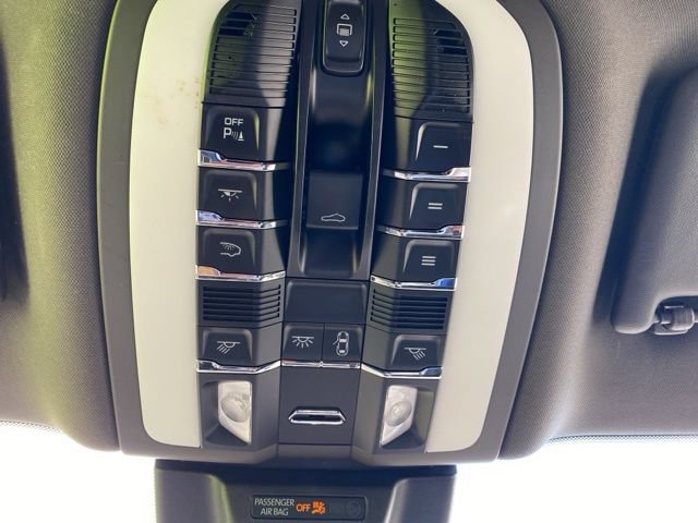 Used 2018 Porsche Macan AWD/4WD image 21