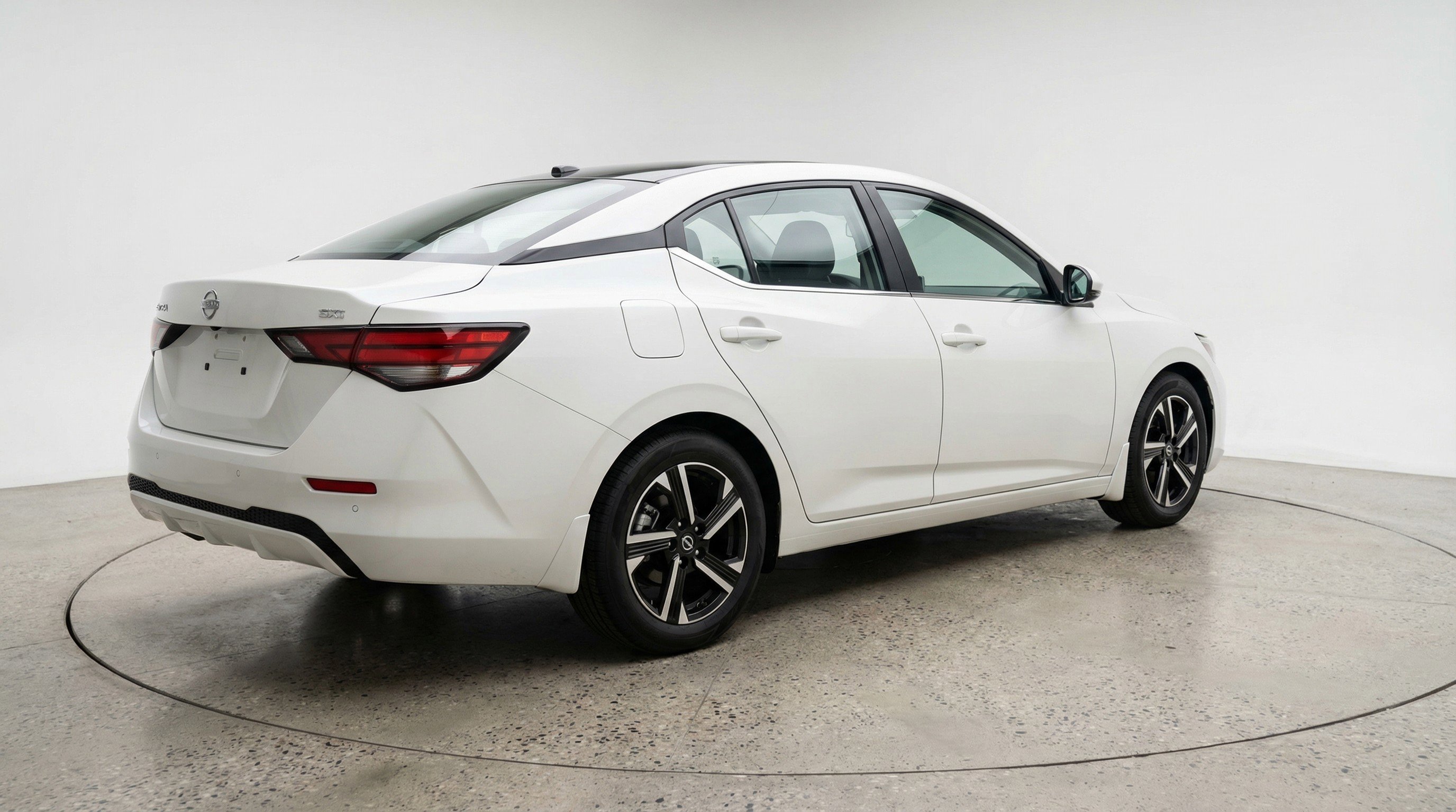 Used 2025 Nissan Sentra SV FWD image 9