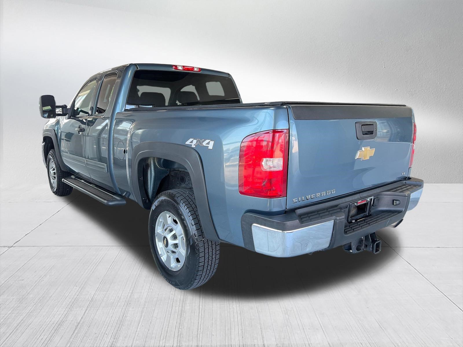Used 2011 Chevrolet Silverado 2500 LT w/ Interior Plus Package AWD/4WD image 6