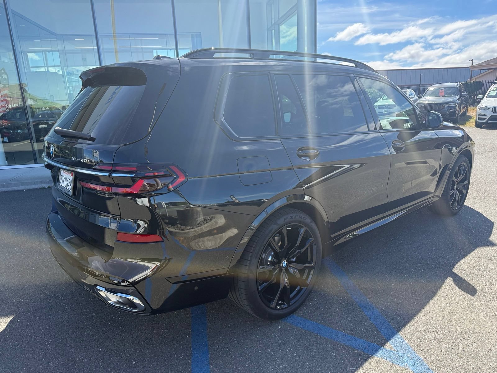 Used 2025 BMW X7 xDrive40i w/ M Sport Package AWD/4WD image 8