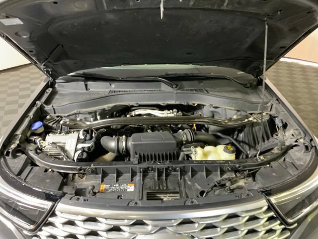 Used 2021 Ford Explorer Platinum w/ Equipment Group 601A AWD/4WD image 43