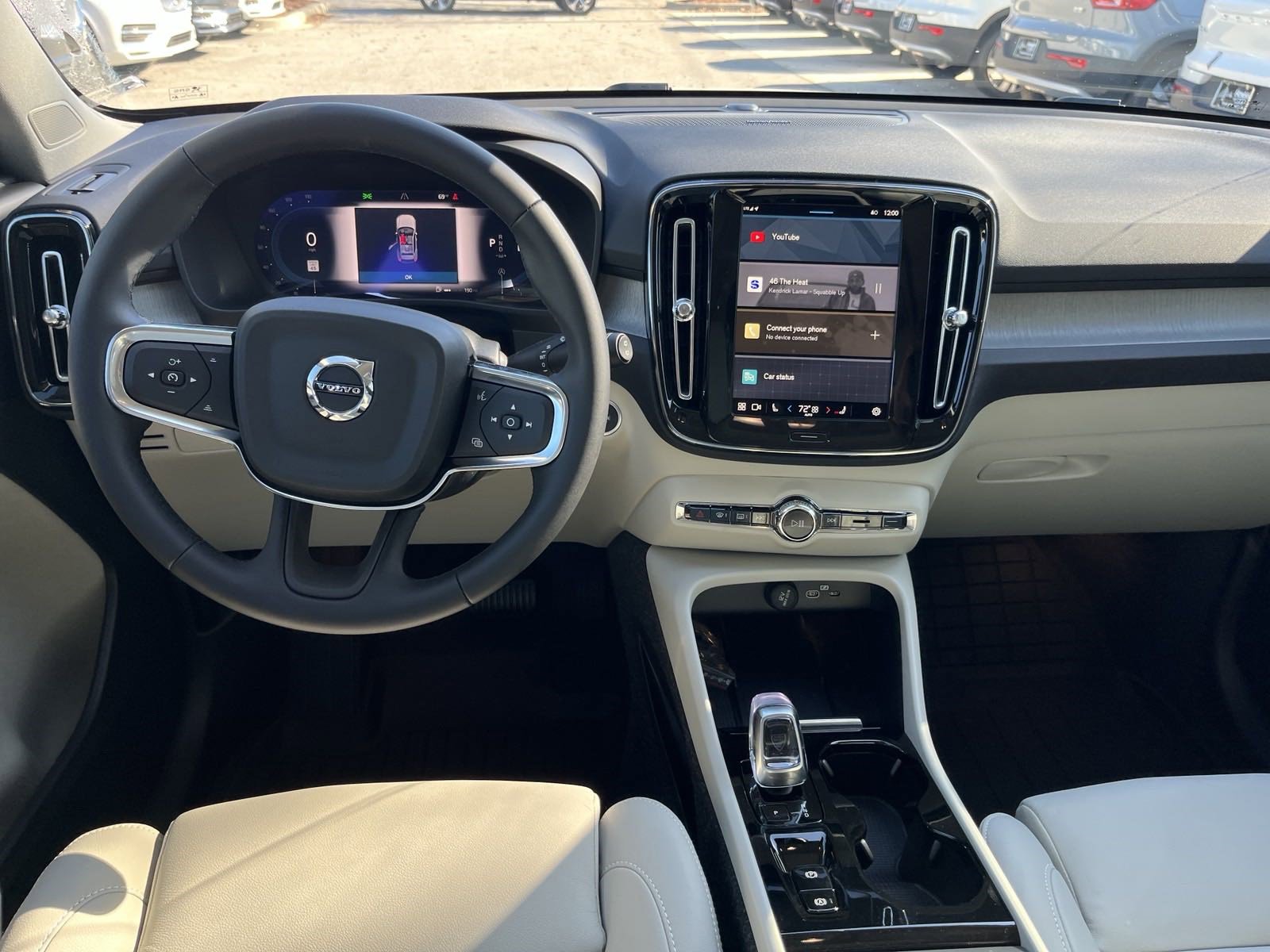 New 2025 Volvo XC40 B5 Ultra w/ Protection Package Premier image 18