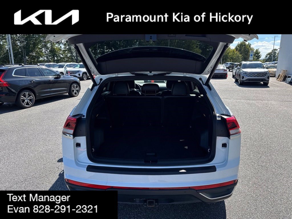 Used 2022 Volkswagen Atlas Cross Sport SE AWD/4WD image 10