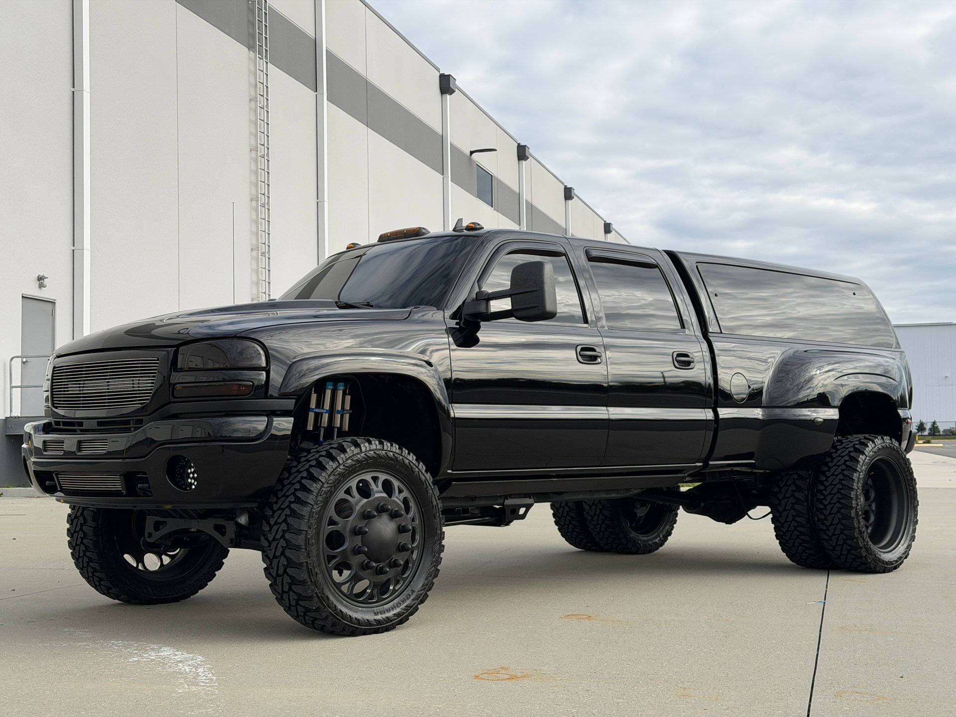 Used 2007 GMC Sierra 3500 SLT w/ Heavy-Duty Power Package AWD/4WD image 10