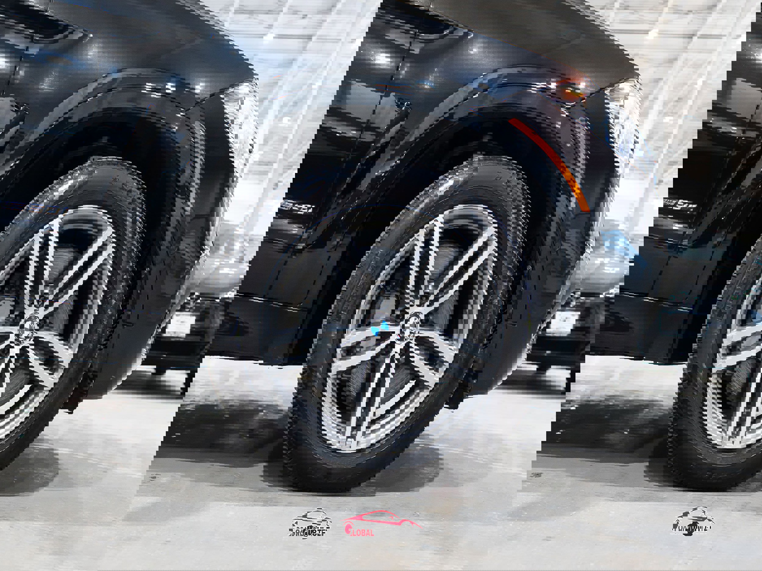 Used 2019 BMW X6 xDrive50i w/ M Sport Package image 9