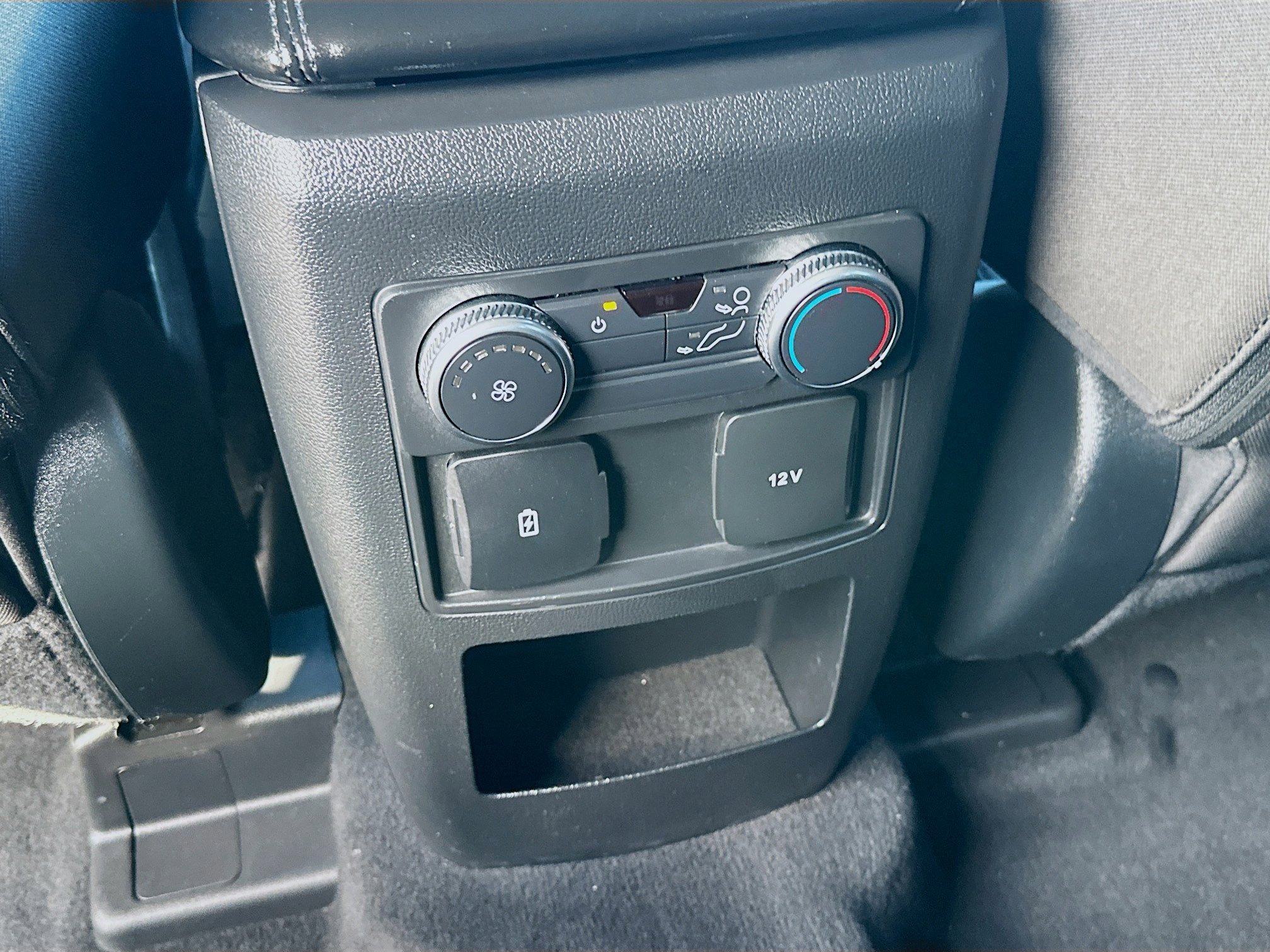 Used 2021 Ford Explorer XLT image 22