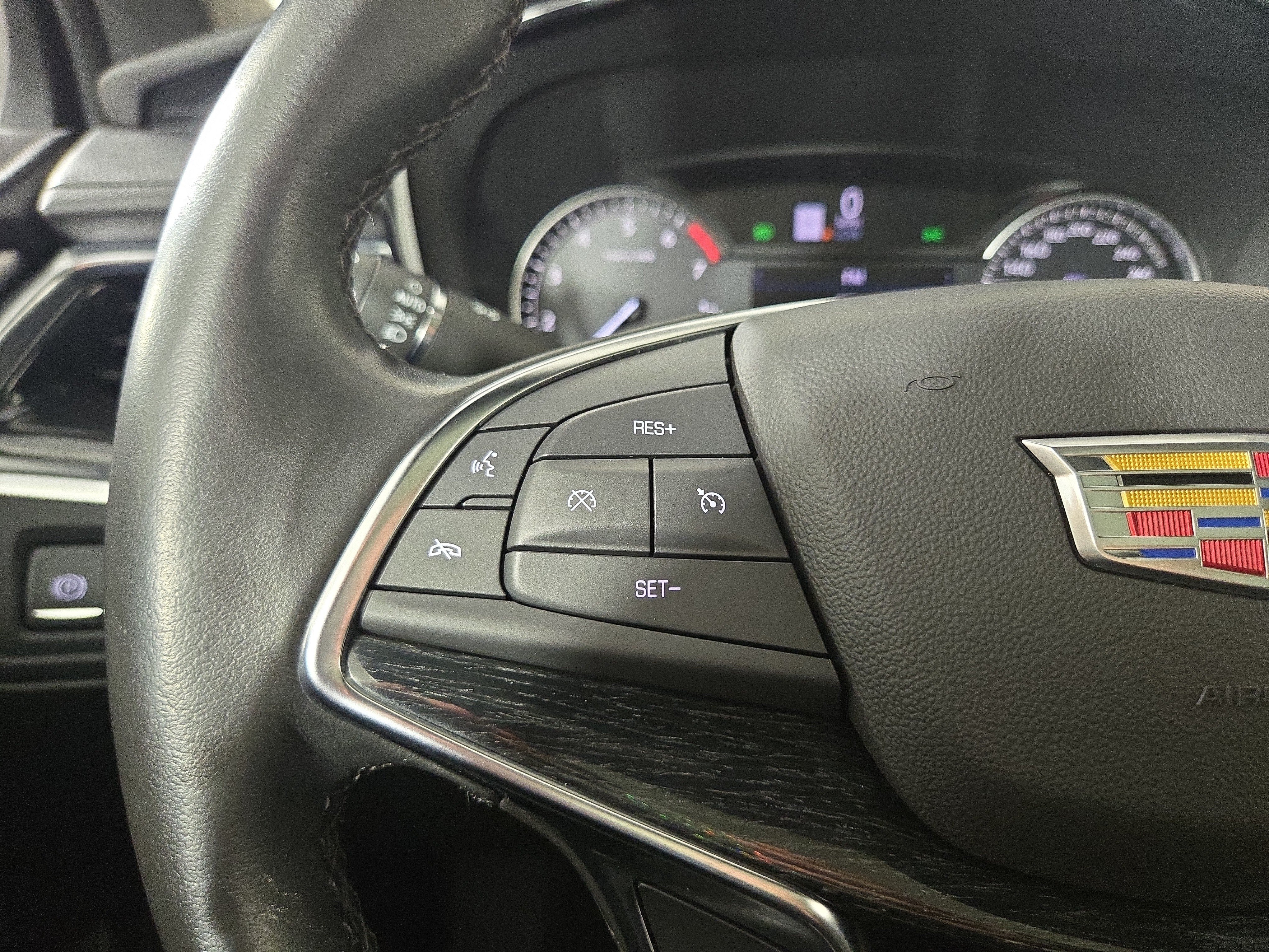 Certified 2023 Cadillac XT5 Premium Luxury w/ LPO, Floor Liner Package AWD/4WD image 15