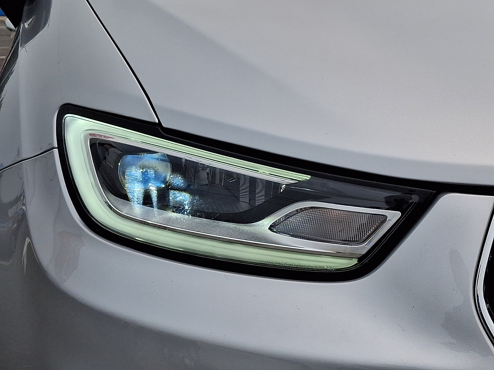Used 2024 Chrysler Pacifica Touring-L FWD image 10