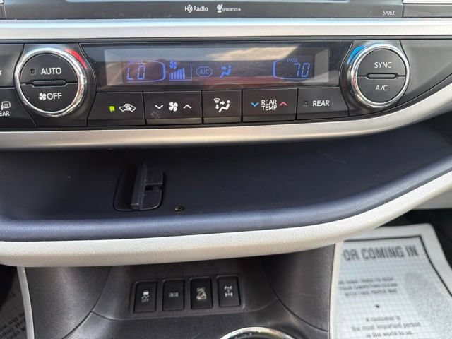 Used 2015 Toyota Highlander XLE AWD/4WD image 35