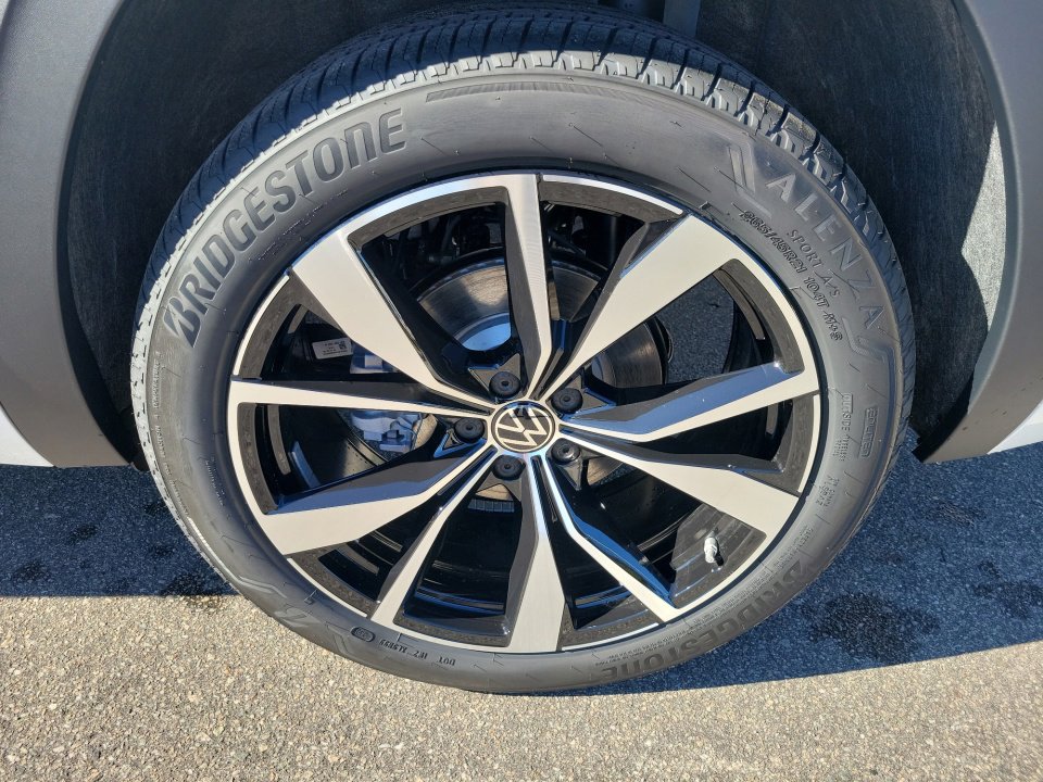 New 2026 Volkswagen Atlas SEL Premium R-Line image 25