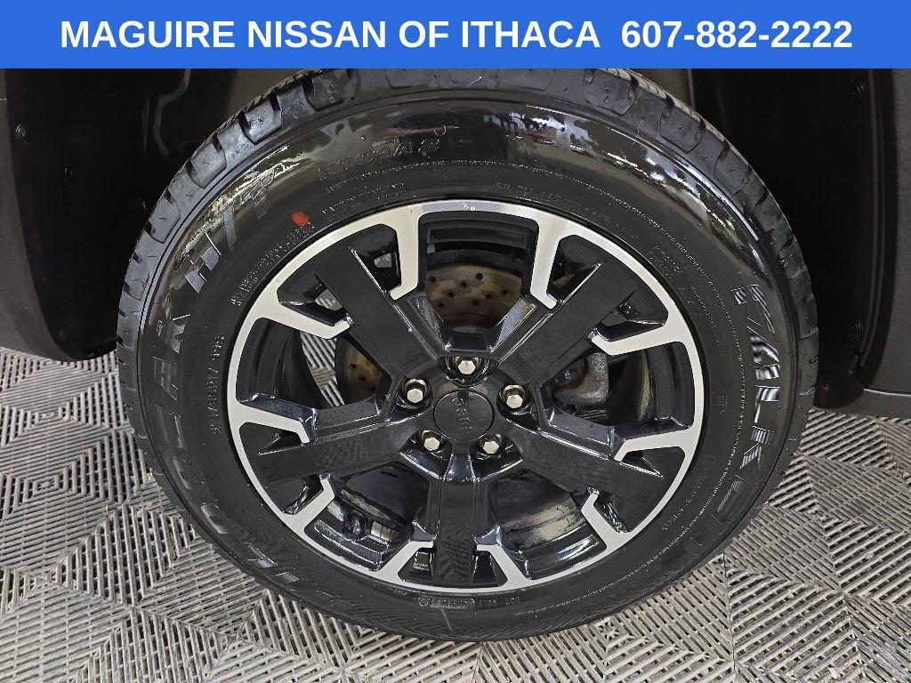 Used 2023 Jeep Renegade Trailhawk w/ Trailhawk Elite Group AWD/4WD image 13