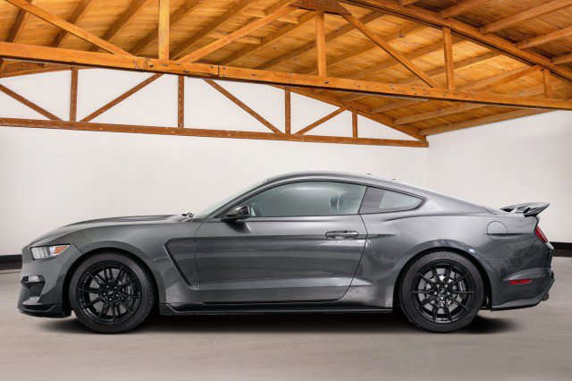 Used 2019 Ford Mustang Shelby GT350 w/ Technology Package image 2