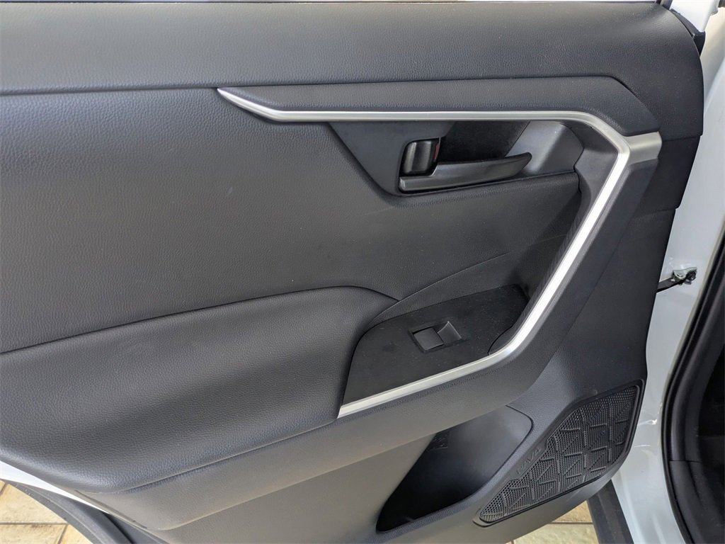 Used 2025 Toyota RAV4 LE image 27