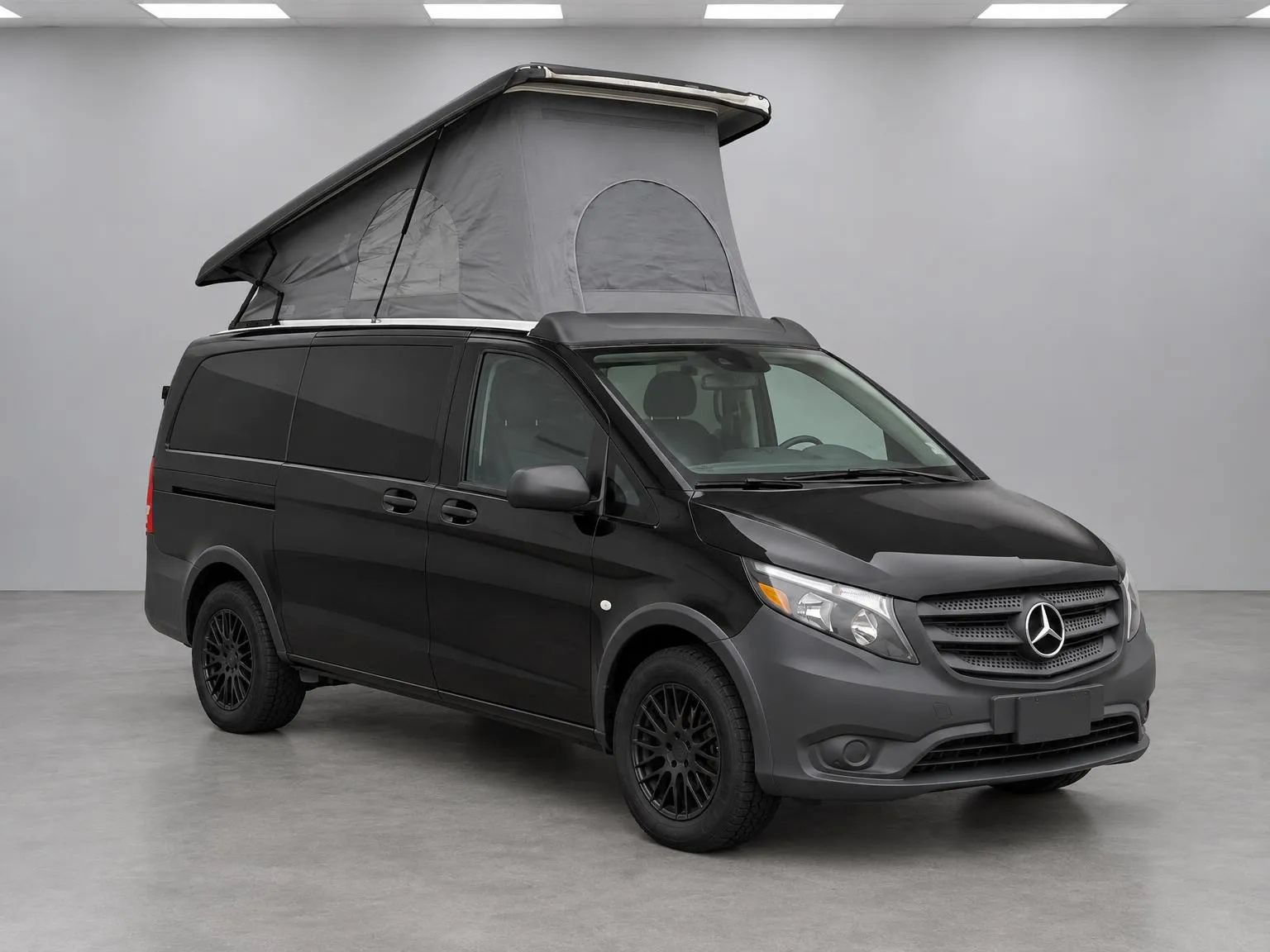 Used 2020 Mercedes-Benz Metris Passenger image 23