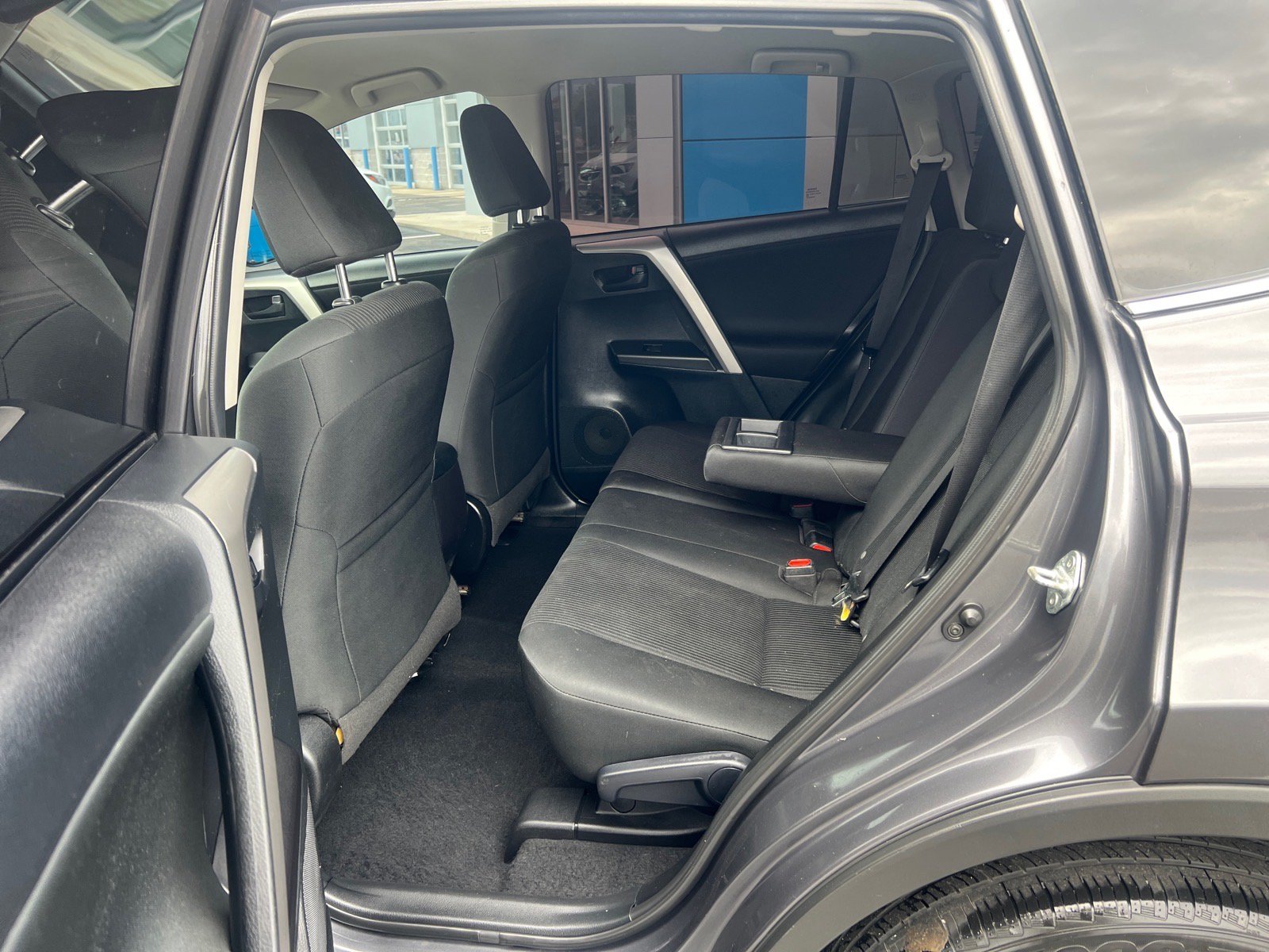 Used 2018 Toyota RAV4 LE w/ All Weather Liner Package FWD image 10