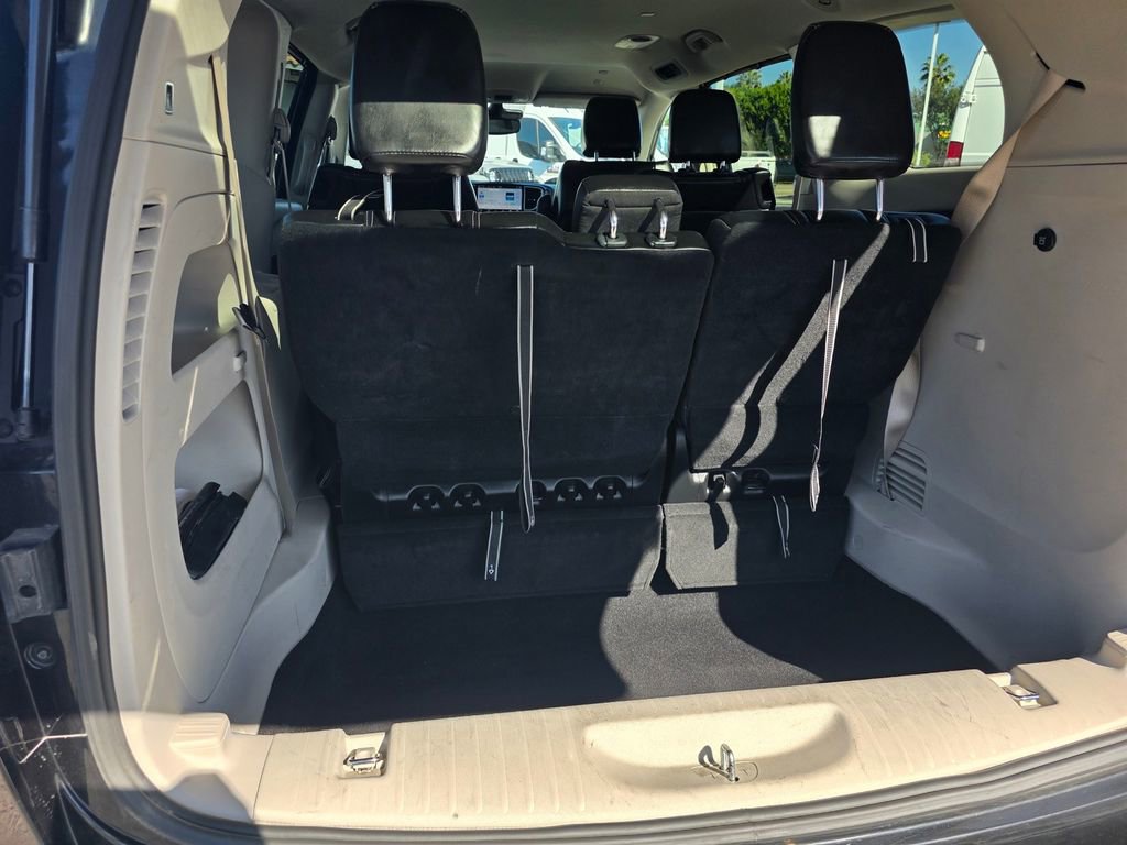 Certified 2023 Chrysler Pacifica Touring-L image 20