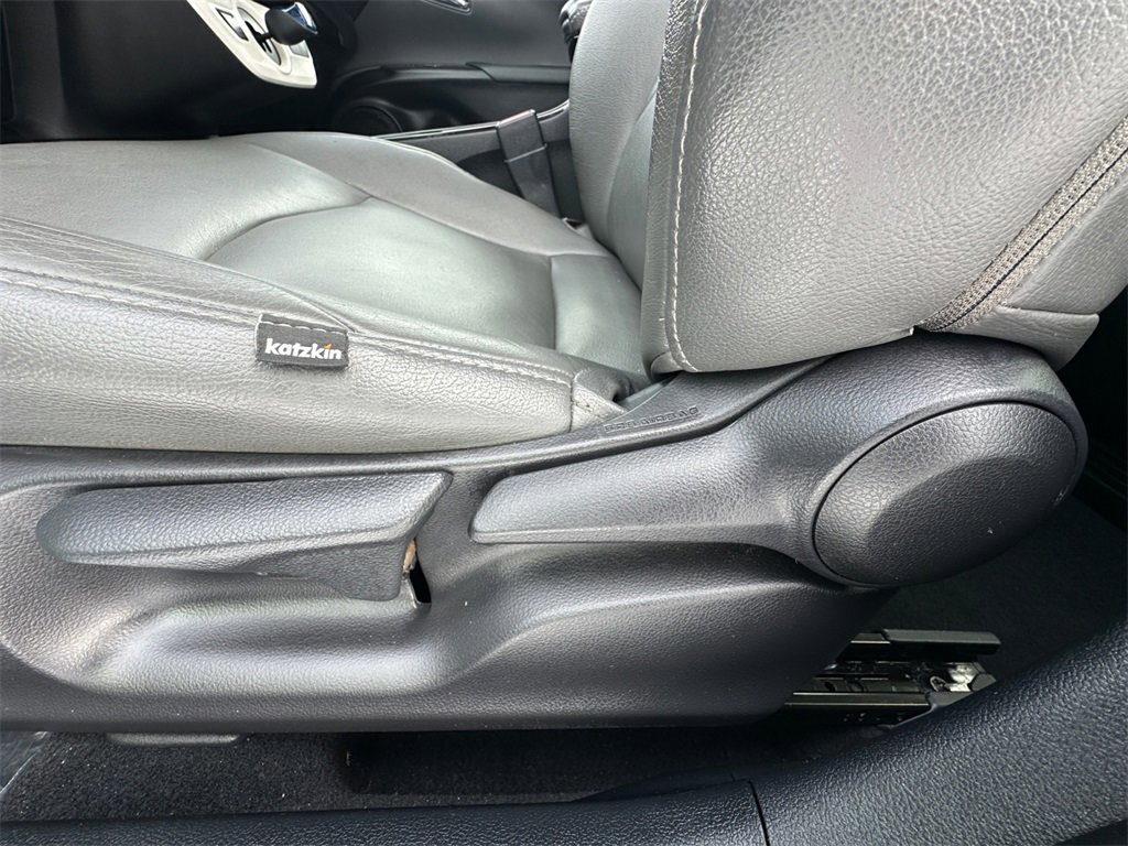 Used 2017 Toyota Prius Three image 10