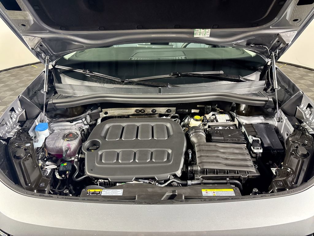 New 2025 Volkswagen Tiguan SE image 24