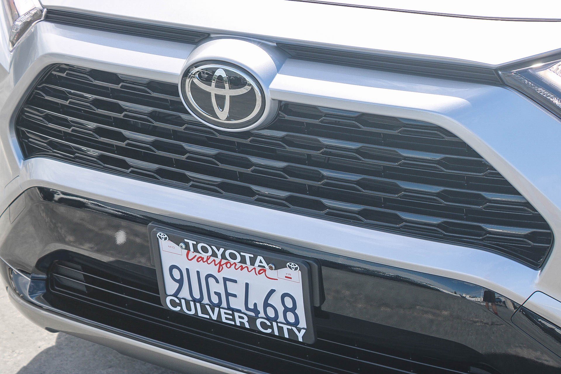 Used 2025 Toyota RAV4 SE w/ Convenience Package AWD/4WD image 6