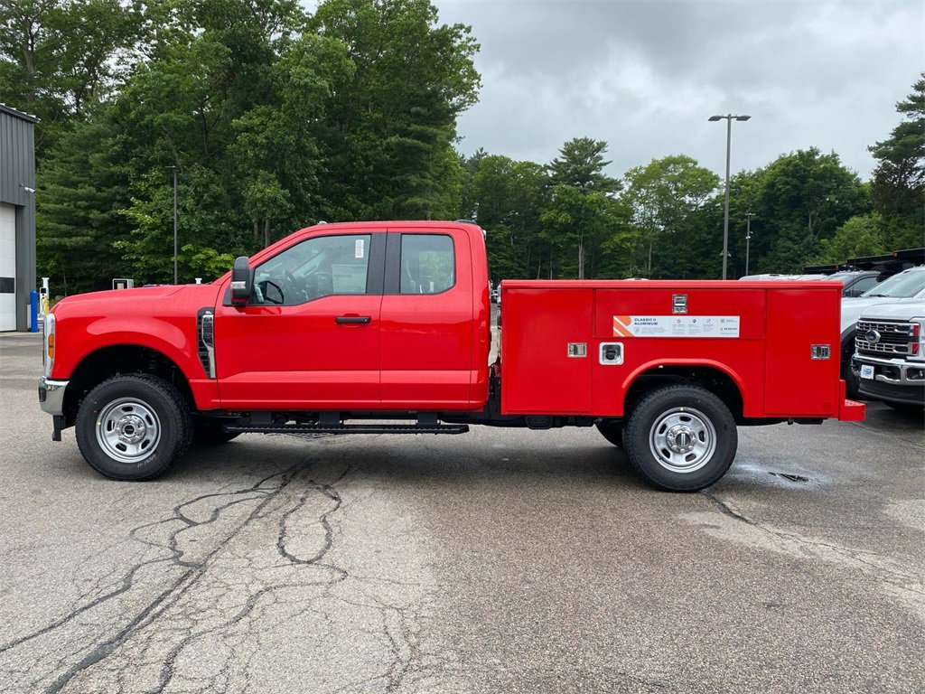 New 2025 Ford F350 XL w/ XL Chrome Package image 2