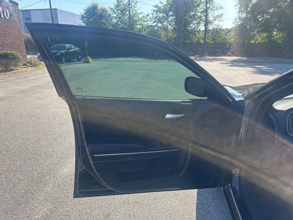 Used 2021 Dodge Charger SXT w/ Leather Interior Group RWD image 9