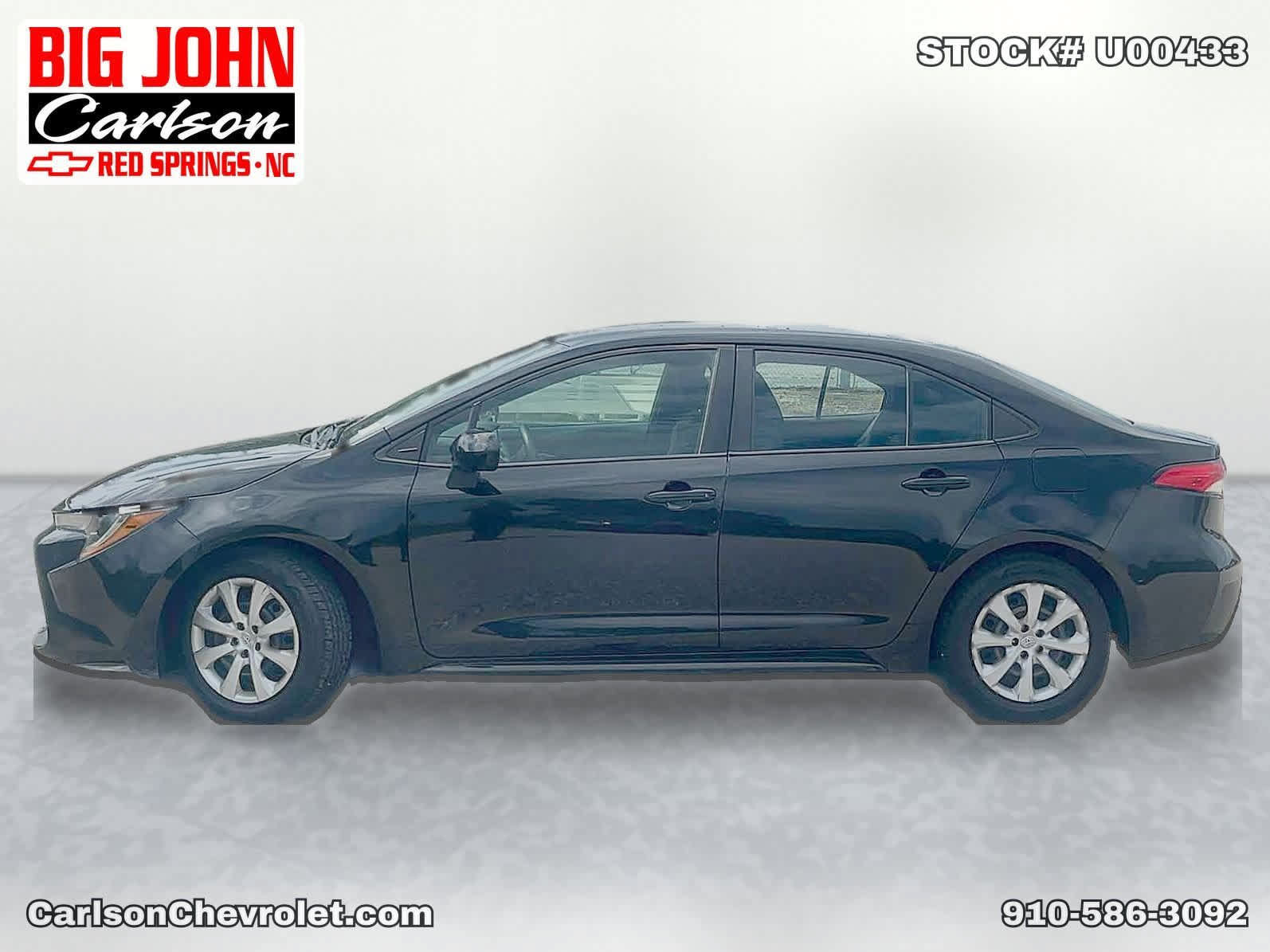 Used 2020 Toyota Corolla LE FWD image 3