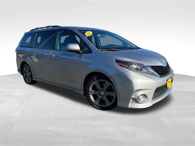 Used 2017 Toyota Sienna SE Premium