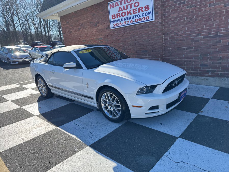 Used 2013 Ford Mustang Premium image 37