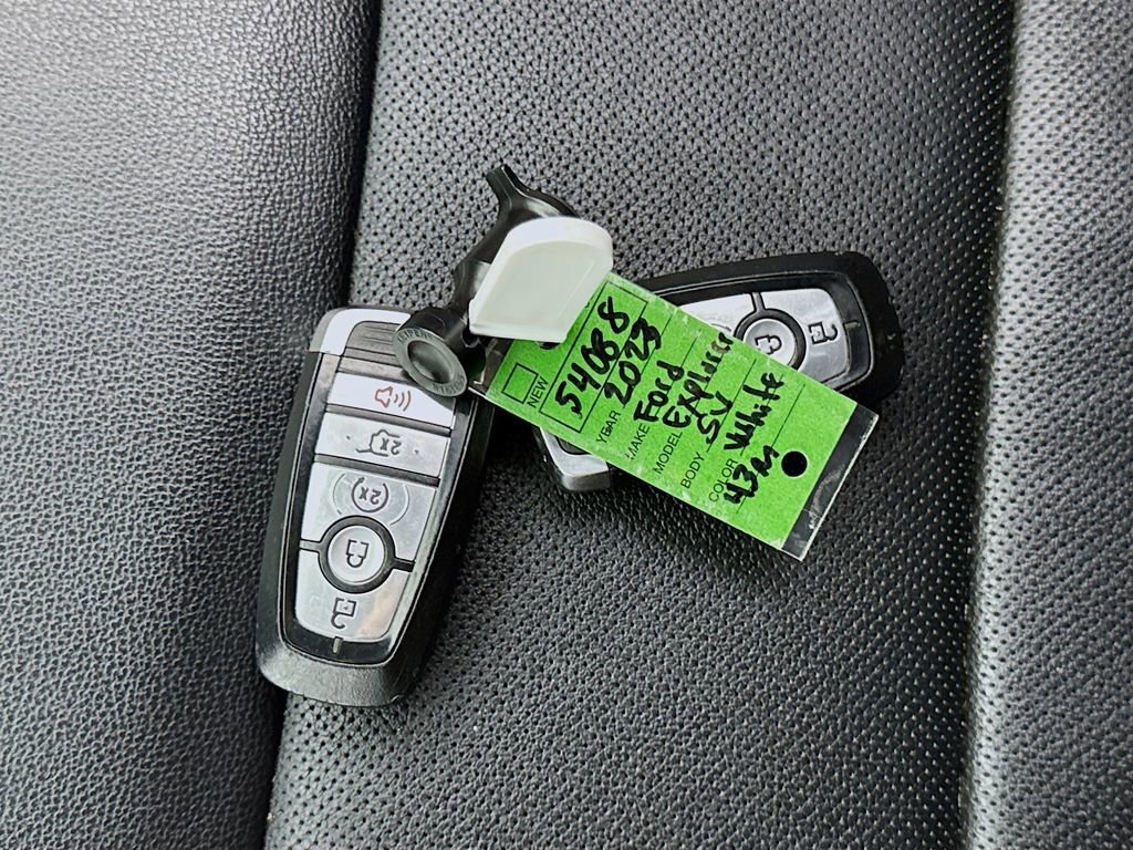 Used 2023 Ford Explorer Limited w/ Equipment Group 301A image 25