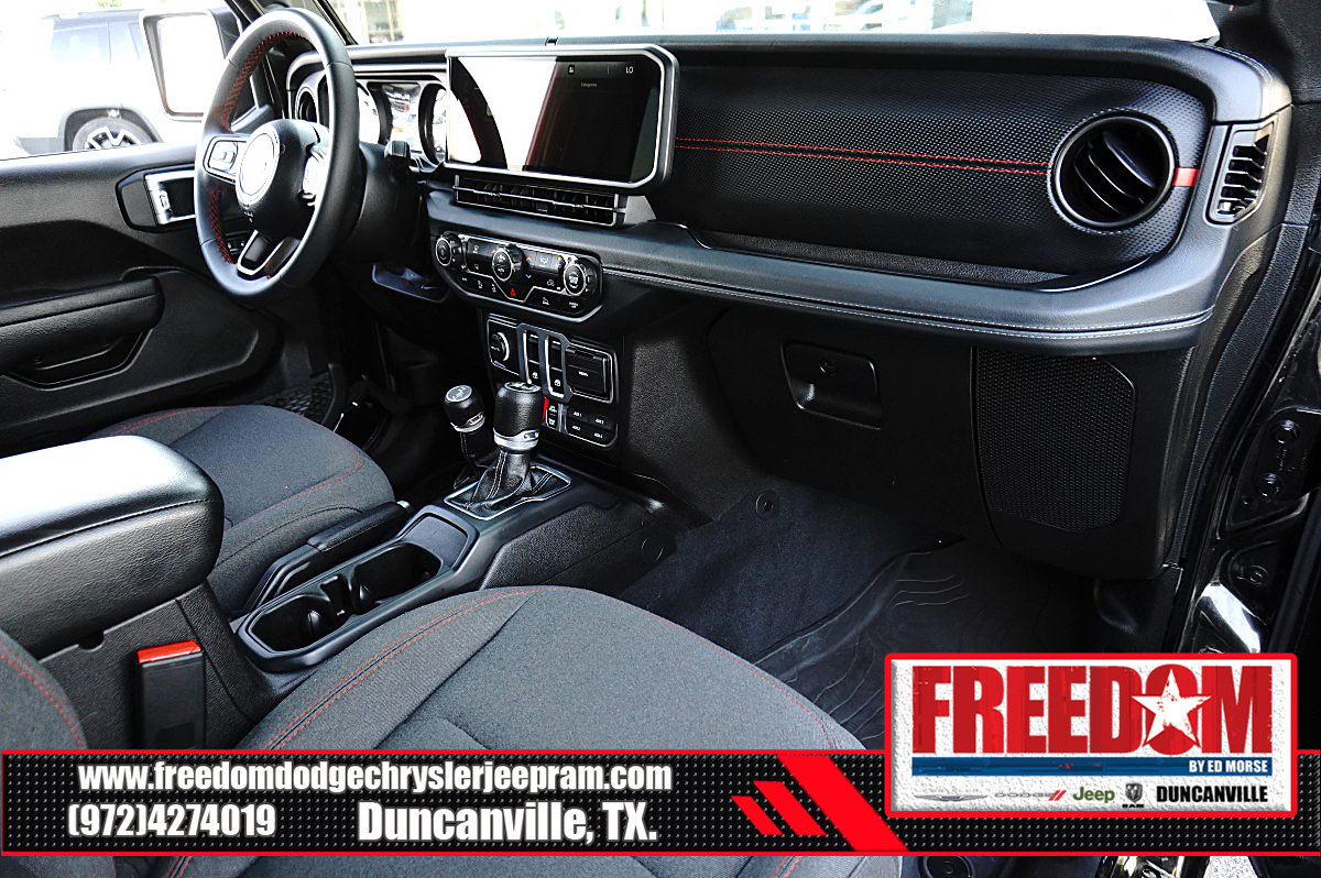 Used 2024 Jeep Wrangler Rubicon AWD/4WD image 10