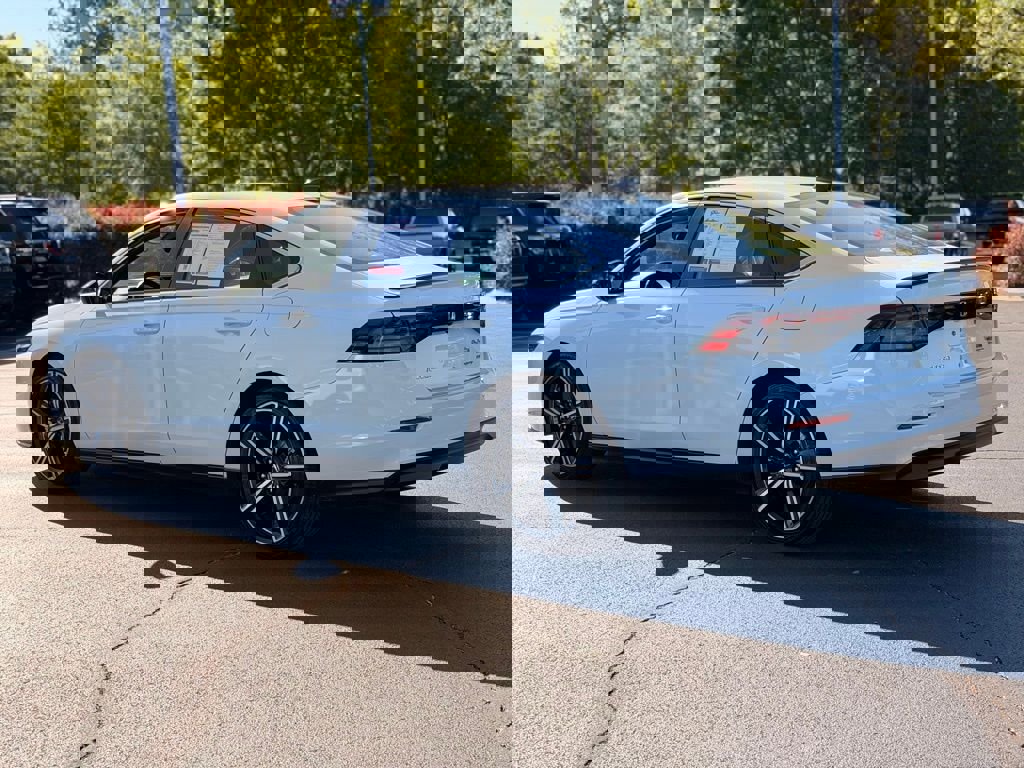 Used 2024 Honda Accord Sport image 11