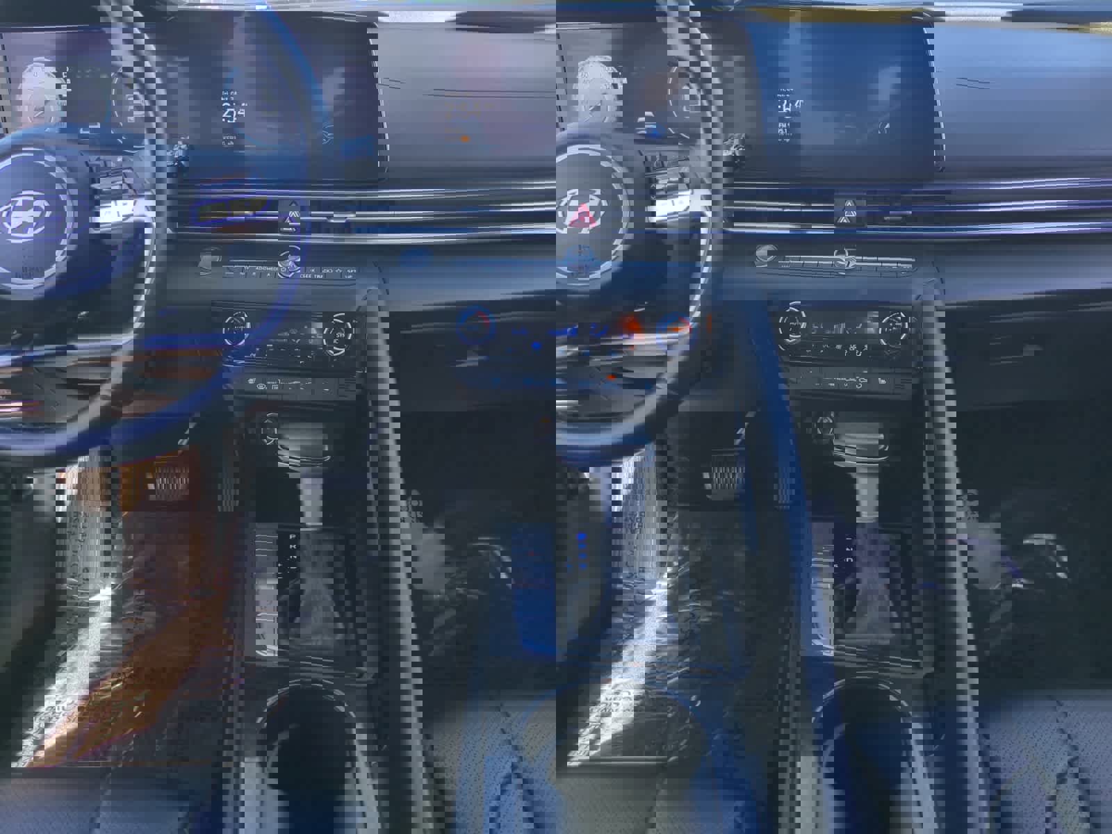 Used 2024 Hyundai Elantra Limited image 11