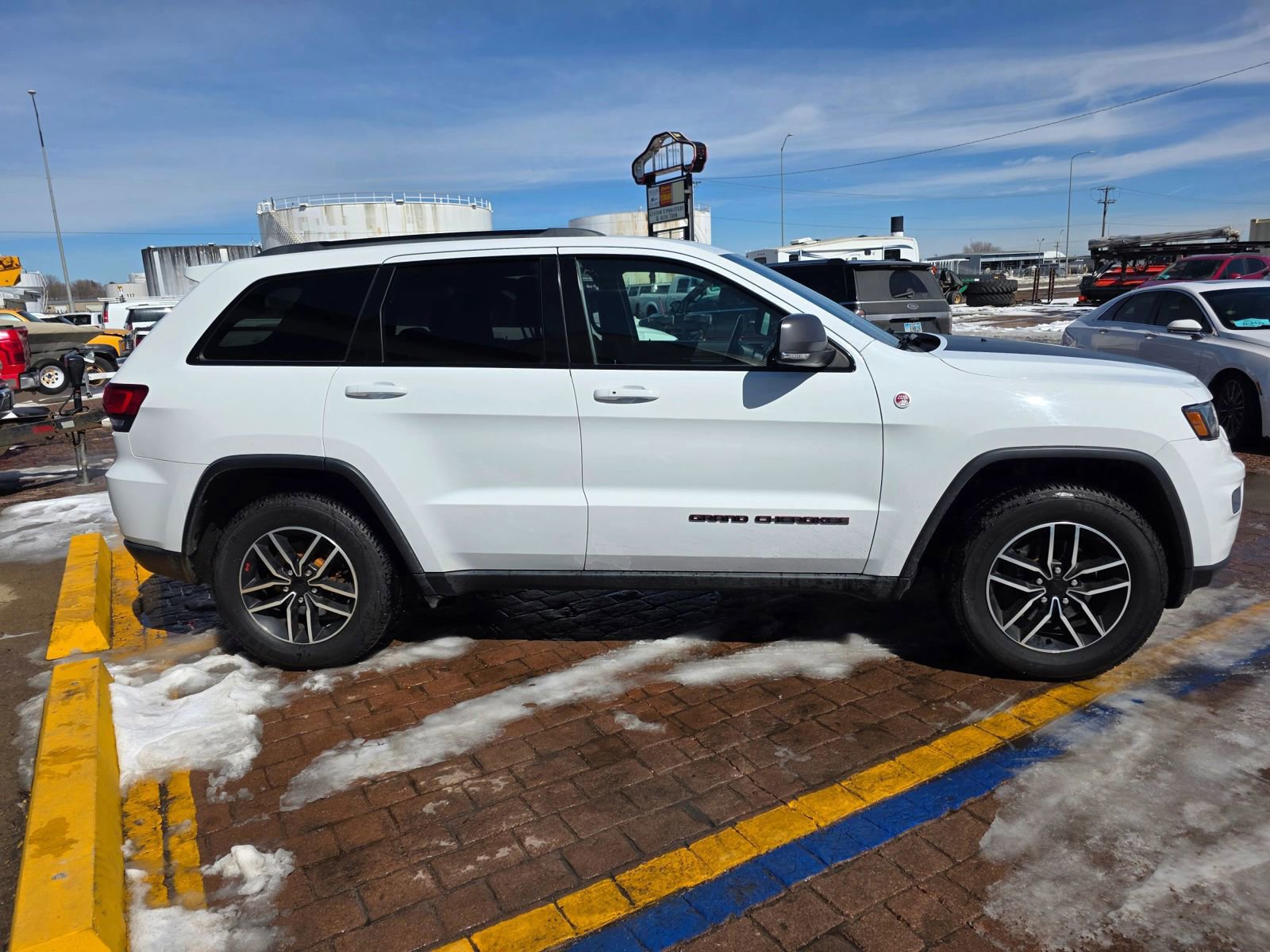 Used 2020 Jeep Grand Cherokee Trailhawk AWD/4WD image 4