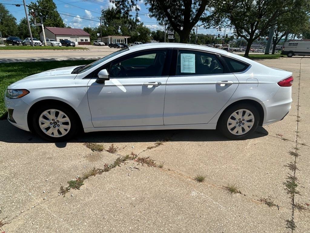 Used 2019 Ford Fusion S FWD image 2