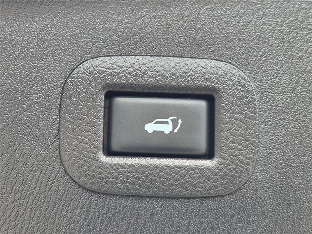 Used 2017 INFINITI QX80 4WD w/ Driver Assistance Package image 14