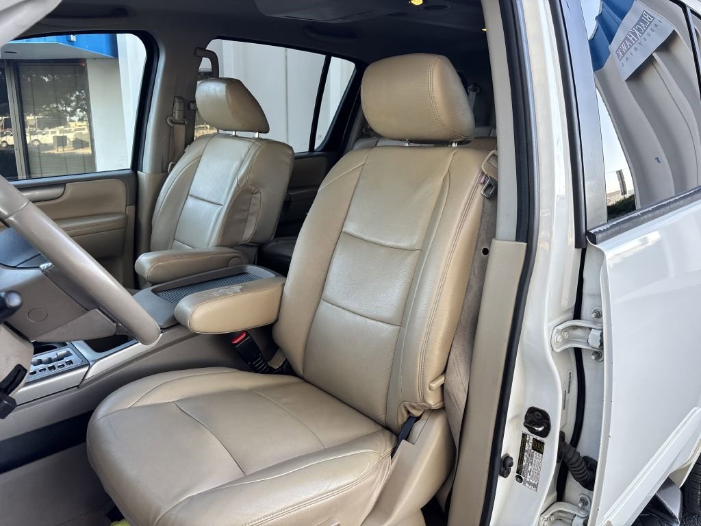 Used 2010 Nissan Armada SE image 12