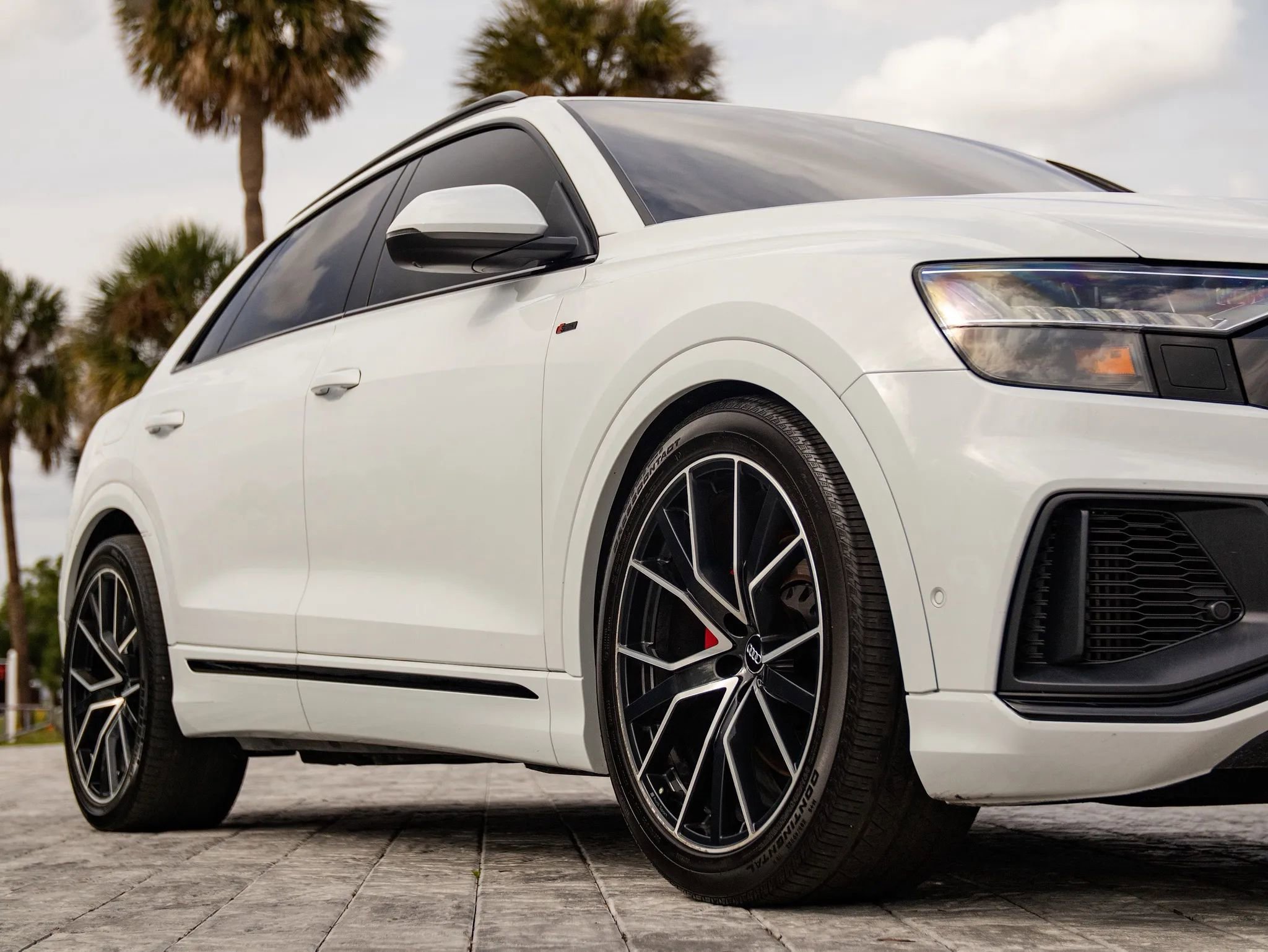 Used 2020 Audi Q8 Prestige w/ Prestige Package AWD/4WD image 3