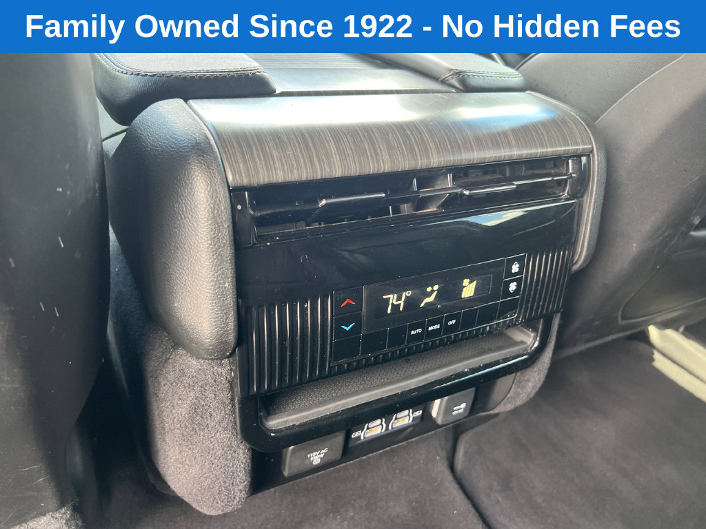 Certified 2024 Jeep Wagoneer L Series II w/ Flexible Seating Group AWD/4WD image 25