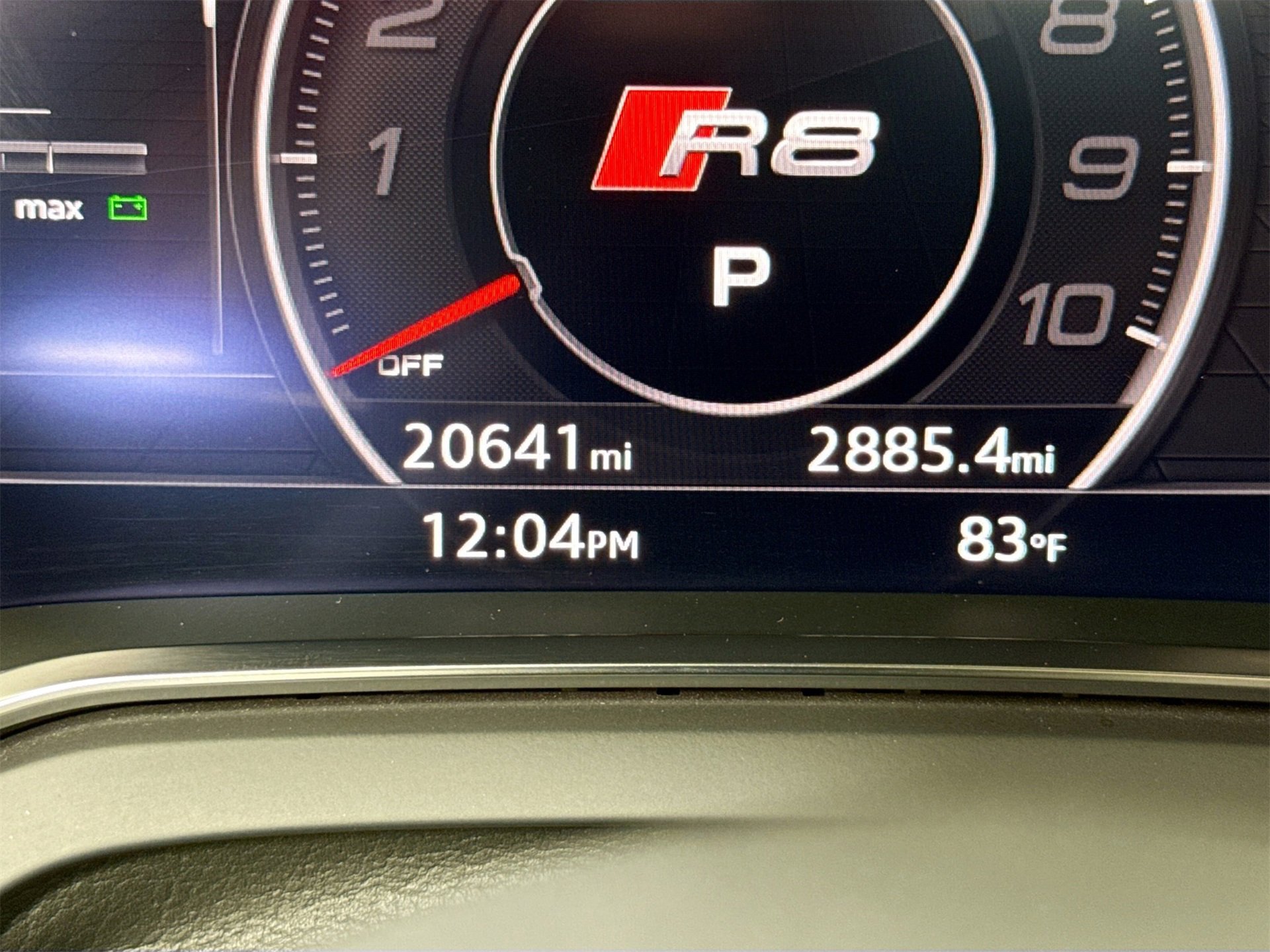 Used 2018 Audi R8 V10 w/ Premium Package image 11