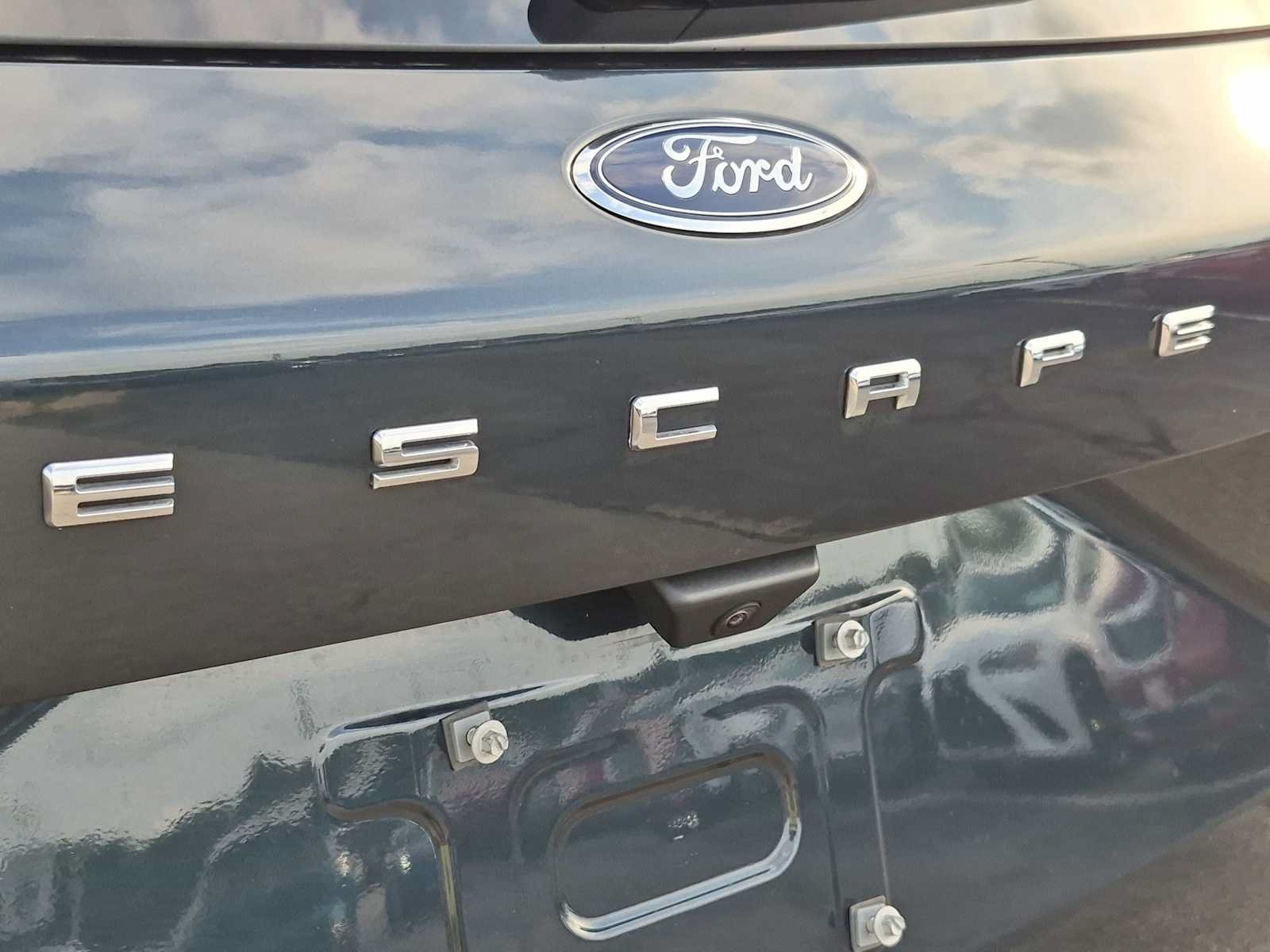 Used 2022 Ford Escape SEL w/ Technology Package AWD/4WD image 11