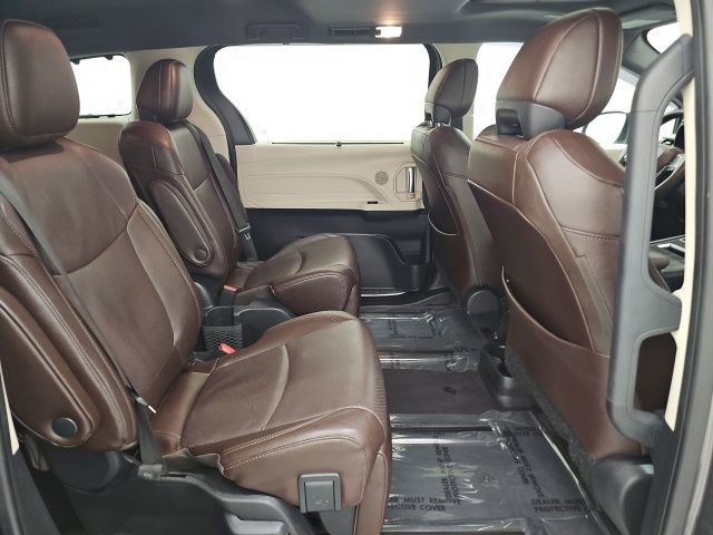 Used 2023 Toyota Sienna Platinum image 38