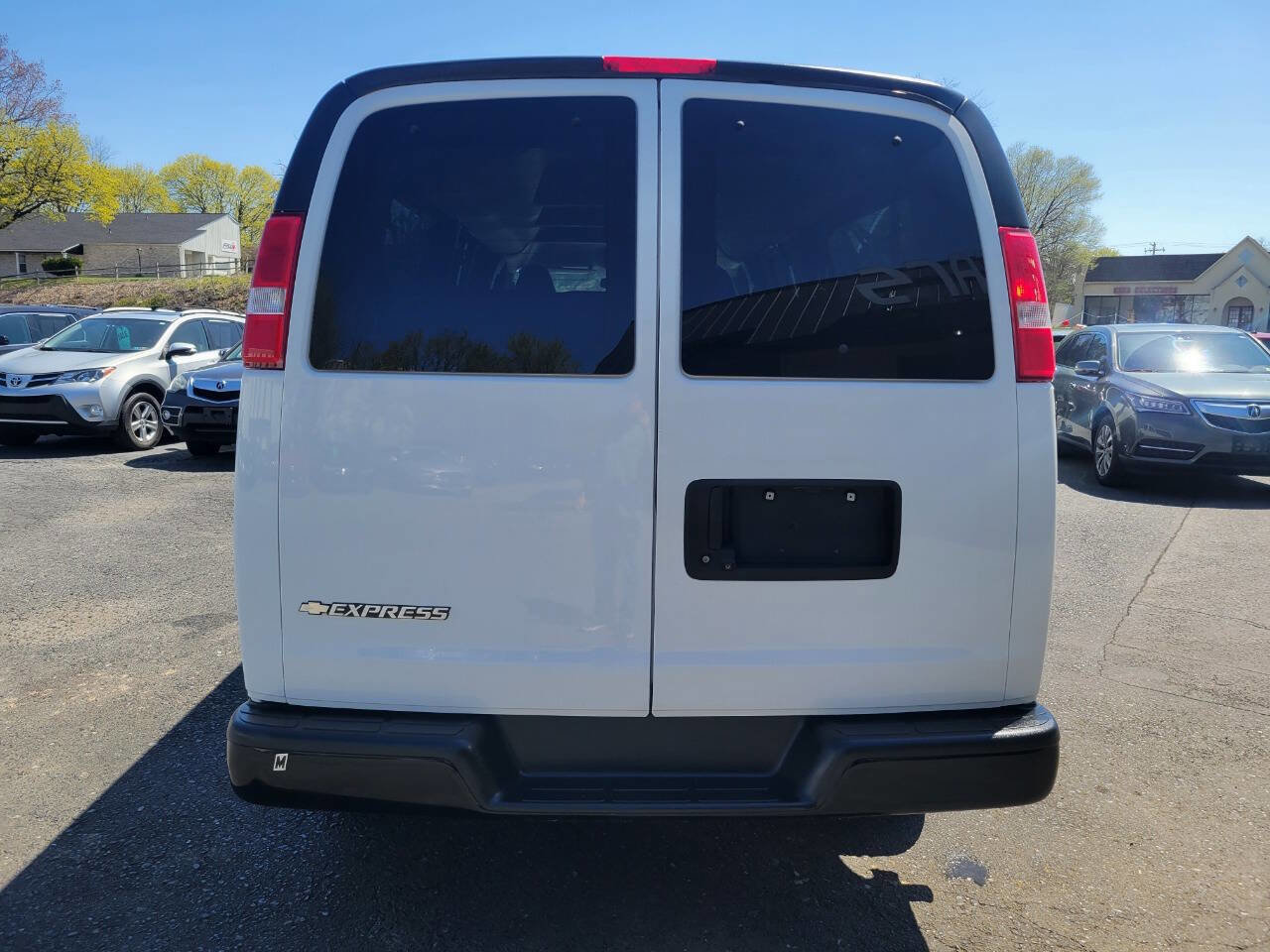 Used 2019 Chevrolet Express 3500 LS RWD image 6