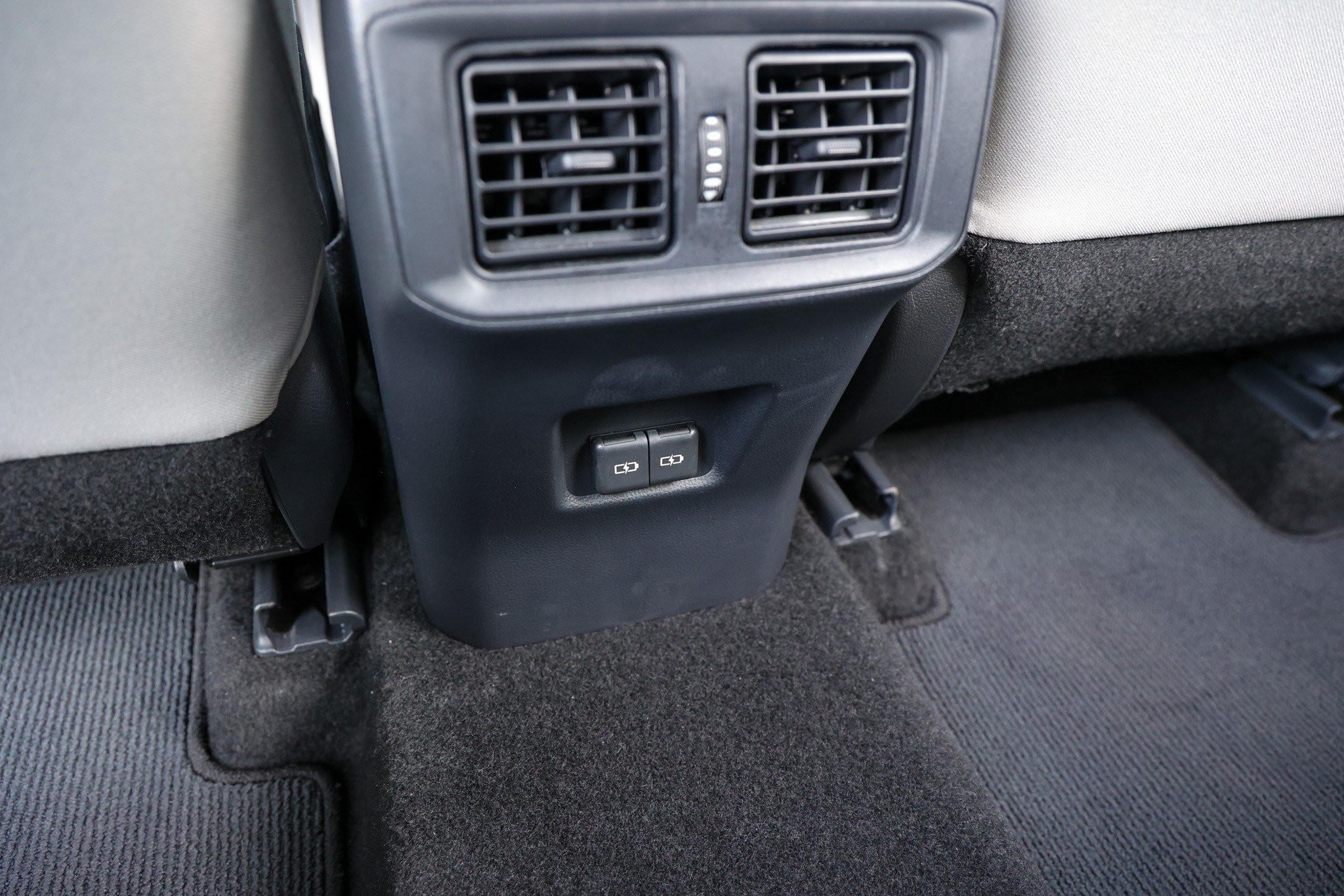 Certified 2025 Toyota RAV4 XLE w/ Convenience Package FWD image 44