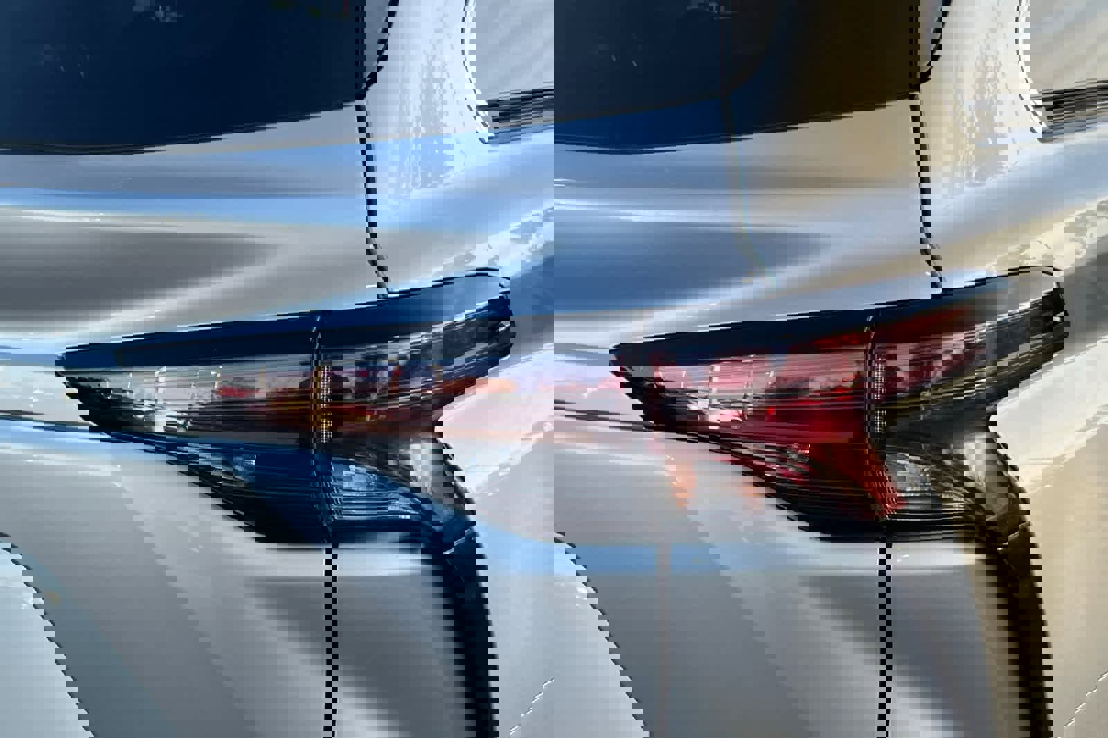 Used 2023 Toyota Sienna XLE image 18