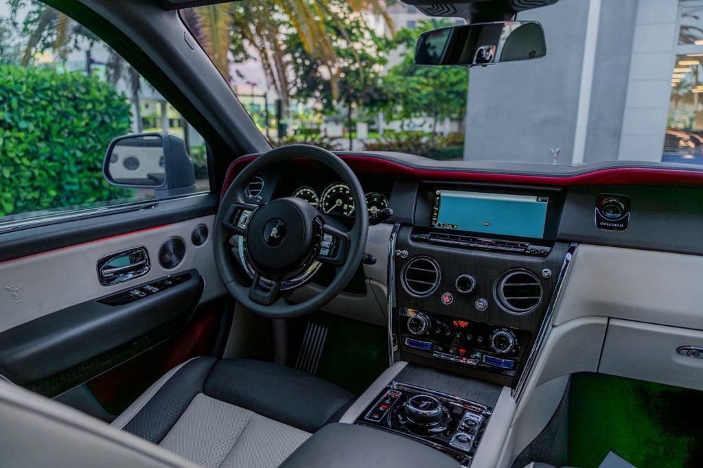 Used 2021 Rolls-Royce Cullinan Sport Utility image 91