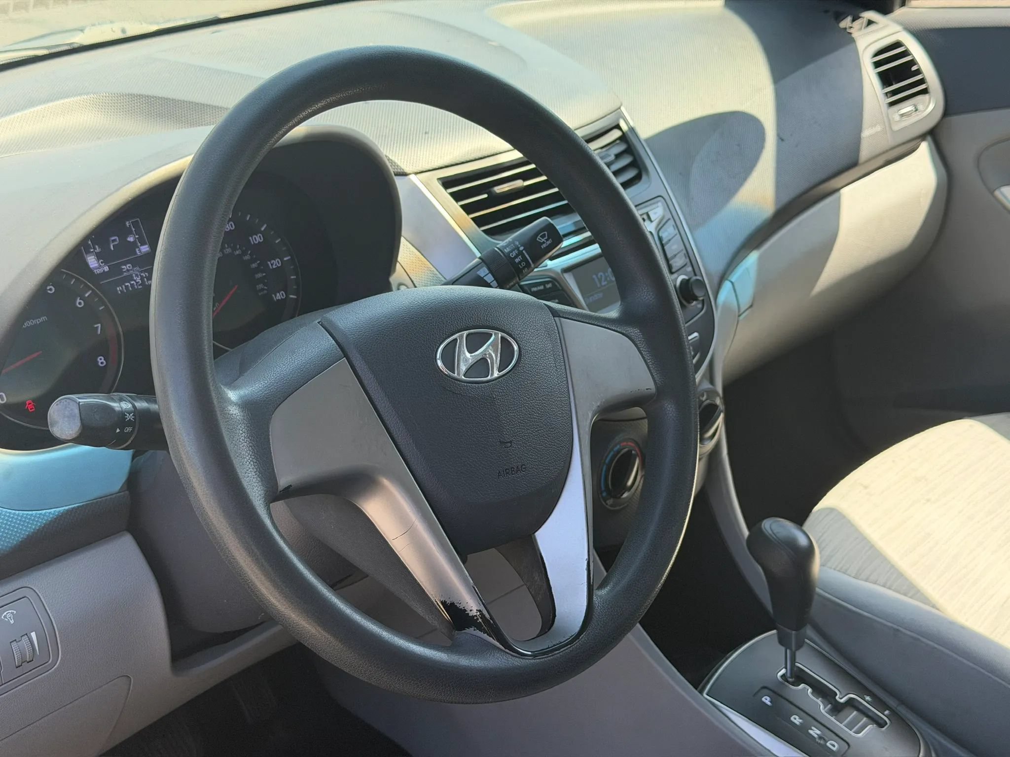 Used 2015 Hyundai Accent GLS FWD image 16